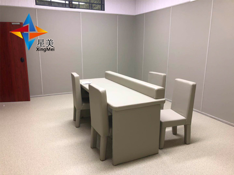 審訊室防撞軟包+審訊桌椅，談話室軟包防撞桌椅廠家