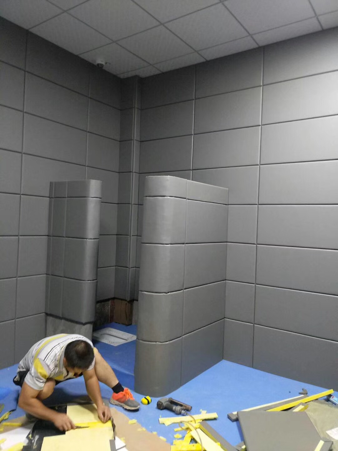 星美建材，專做紀委監(jiān)察委留置室防撞軟包墻面